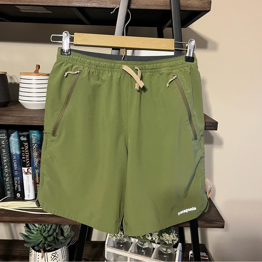 Men’s Patagonia Shorts Size XS Green